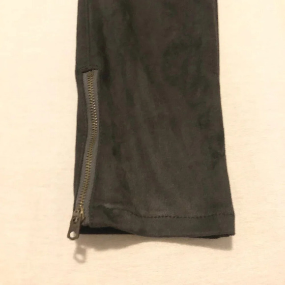 Abercrombie and Fitch  Faux Suede Super Skinny Pants Ankle Zip Size 4 - Picture 8 of 16